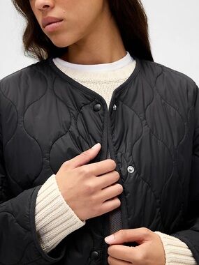 GAP Recycled Lightweight Oversized Quilted
Liner Jacket